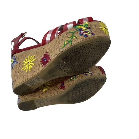 Betsey Johnson Traci Platform Wedge Sandals Red Multi Gingham Floral - Picture 2 of 8
